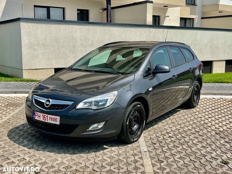 Gri Utilizat 2011 Opel Astra Break | 2.700 EUR (Preț bun) - Imagine 1/4