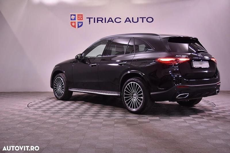 Nouă Mercedes GLC300e 313 CP (230 kW) 2025 Culoarenegru SUV