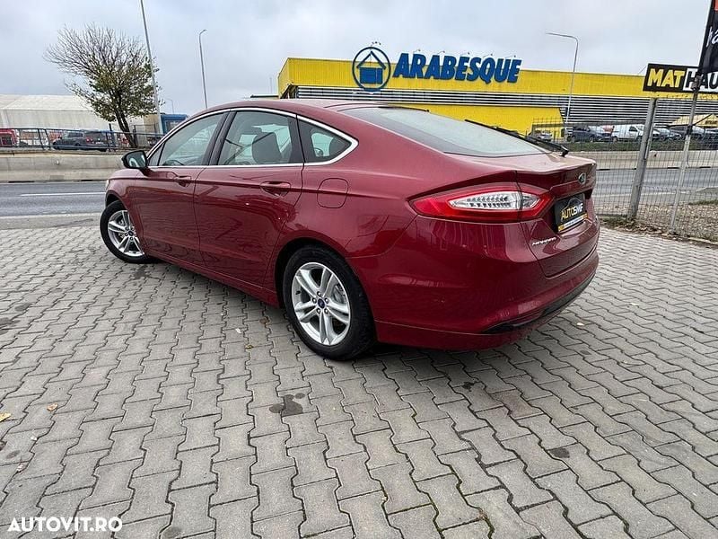 Second-hand Ford Mondeo Titanium 160 CP (117 kW) 2015 Culoarerosu Berlinǎ