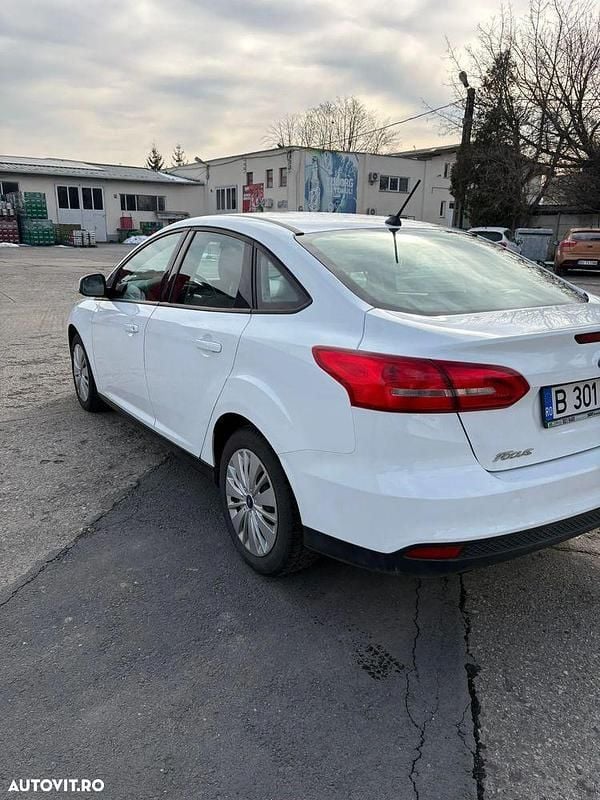Second-hand Ford Focus 95 CP (69 kW) 2018 Culoarealb Berlinǎ