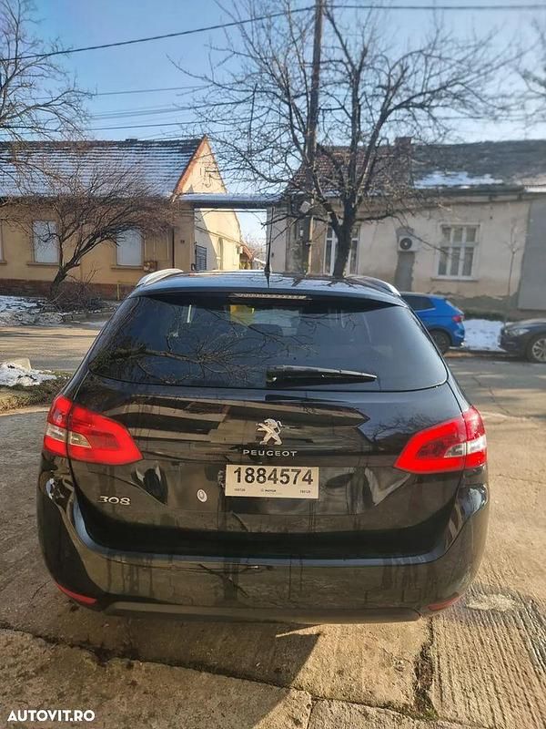 Second-hand Peugeot 308 Active 120 CP (88 kW) 2018 Culoarenegru Break
