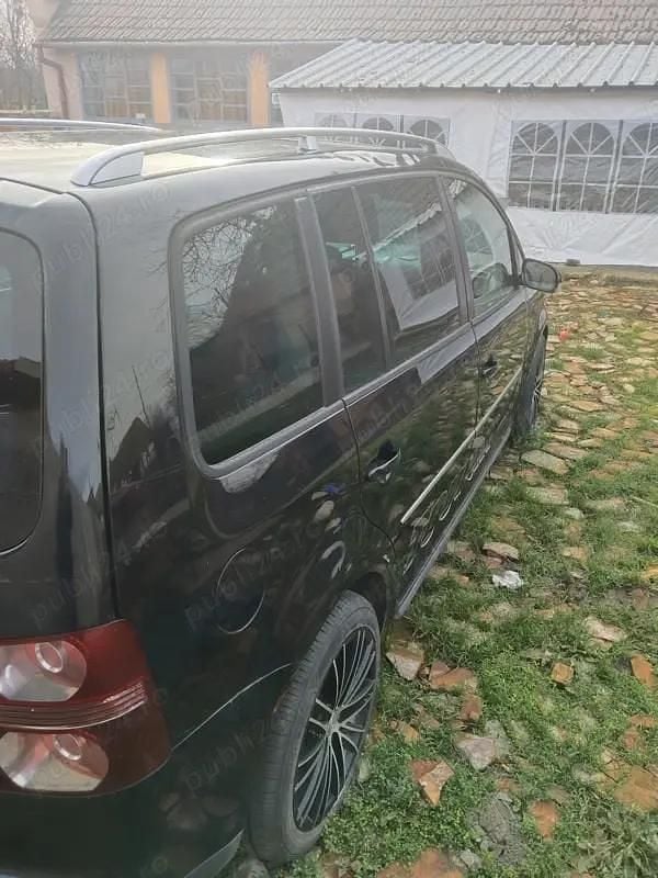 Second-hand VW Touran 140 CP (102 kW) 2009 Monovolum