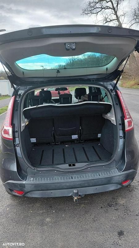 Second-hand Renault Scénic III Dynamique 130 CP (95 kW) 2010 Culoaregri Monovolum