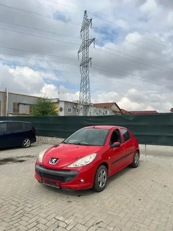 Utilizat 2012 Peugeot 206 Hatchback | 3.000 EUR - Imagine 1/4