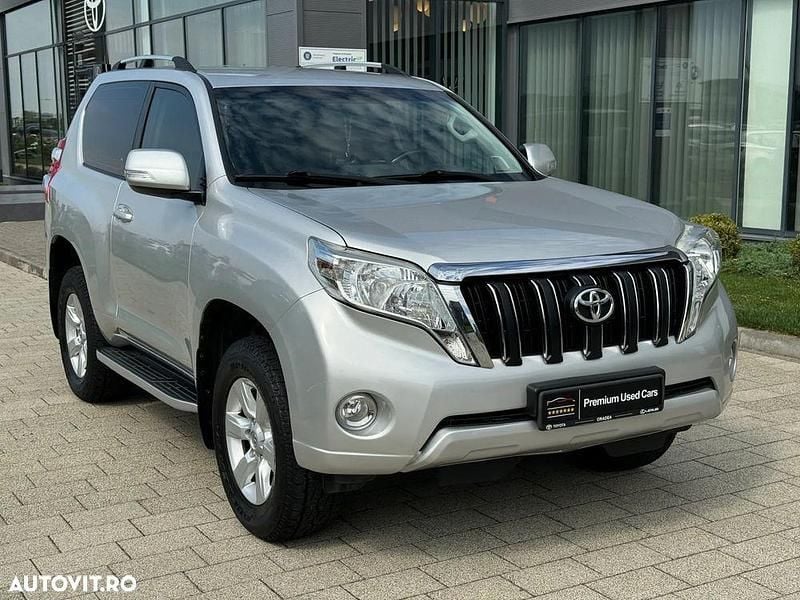 Culoaregri Utilizat 2015 Toyota Land Cruiser Executive SUV | 26.500 EUR (Super Preț) - Imagine 1/4
