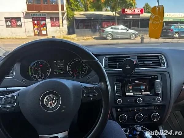 Utilizat 2014 VW Jetta Hybrid Berlinǎ | 7.200 EUR - Imagine 1/4