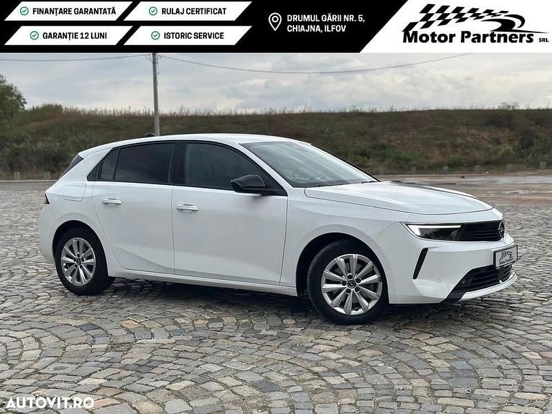 Culoarealb Utilizat 2023 Opel Astra Elegance Hatchback | 16.490 EUR - Imagine 1/4
