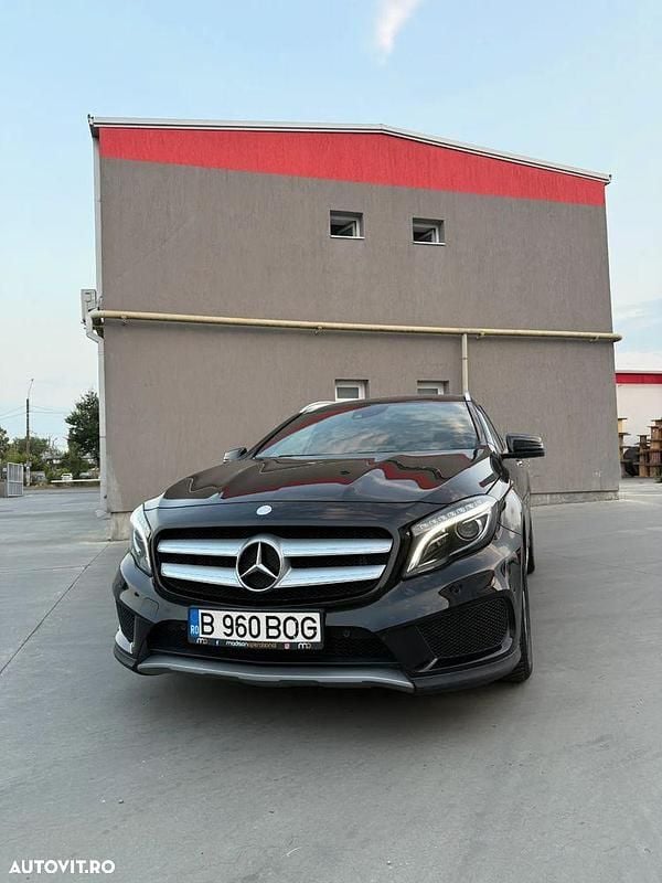 Negru Utilizat 2014 Mercedes GLA220 SUV | 15.600 EUR (Preț OK) - Imagine 1/4