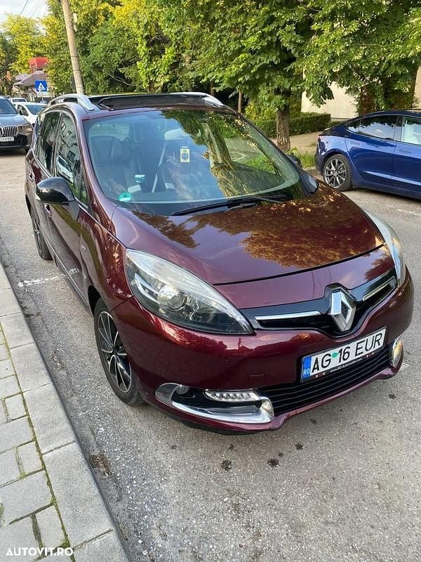 Culoarerosu Utilizat 2014 Renault Grand Scénic III Bose Edition Monovolum | 6.200 EUR (Preț OK) - Imagine 1/4