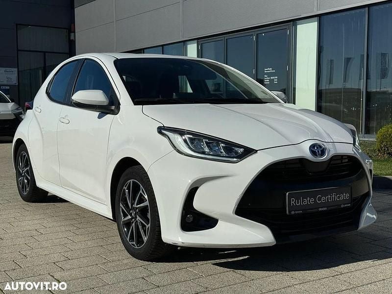 Culoarealb Utilizat 2022 Toyota Yaris Hybrid | 16.900 EUR (Preț OK) - Imagine 1/4