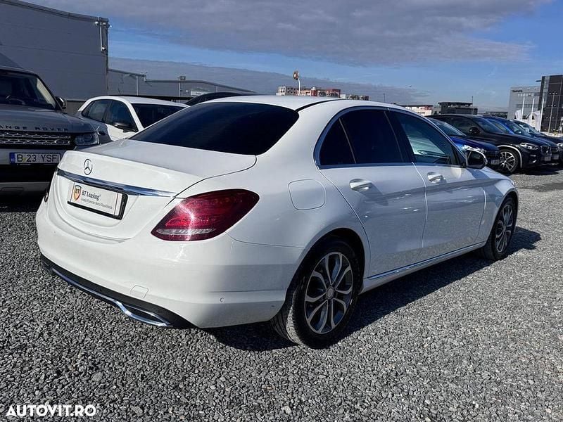 Second-hand Mercedes C200 184 CP (135 kW) 2017 Culoarealb Berlinǎ