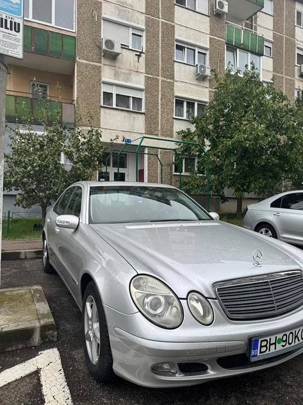 Second-hand Mercedes 200 140 CP (102 kW) 2004 Berlinǎ