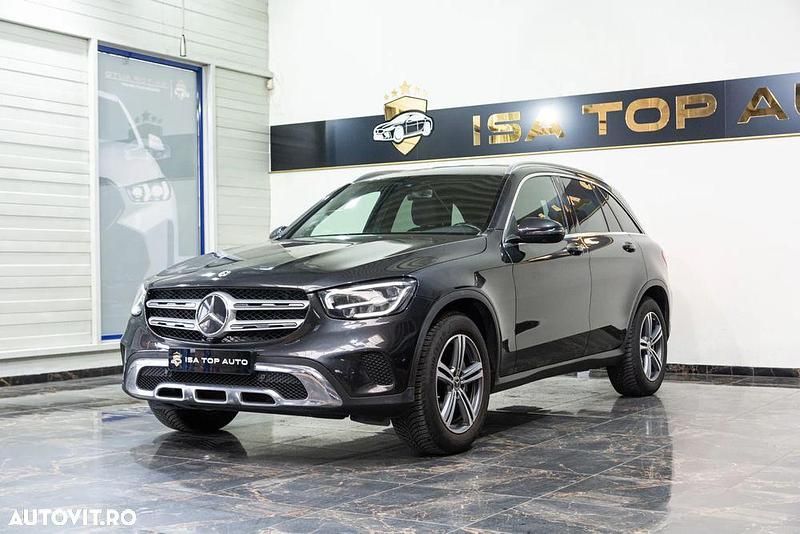 Culoarenegru Utilizat 2020 Mercedes GLC220 SUV | 32.000 EUR (Preț OK) - Imagine 1/4