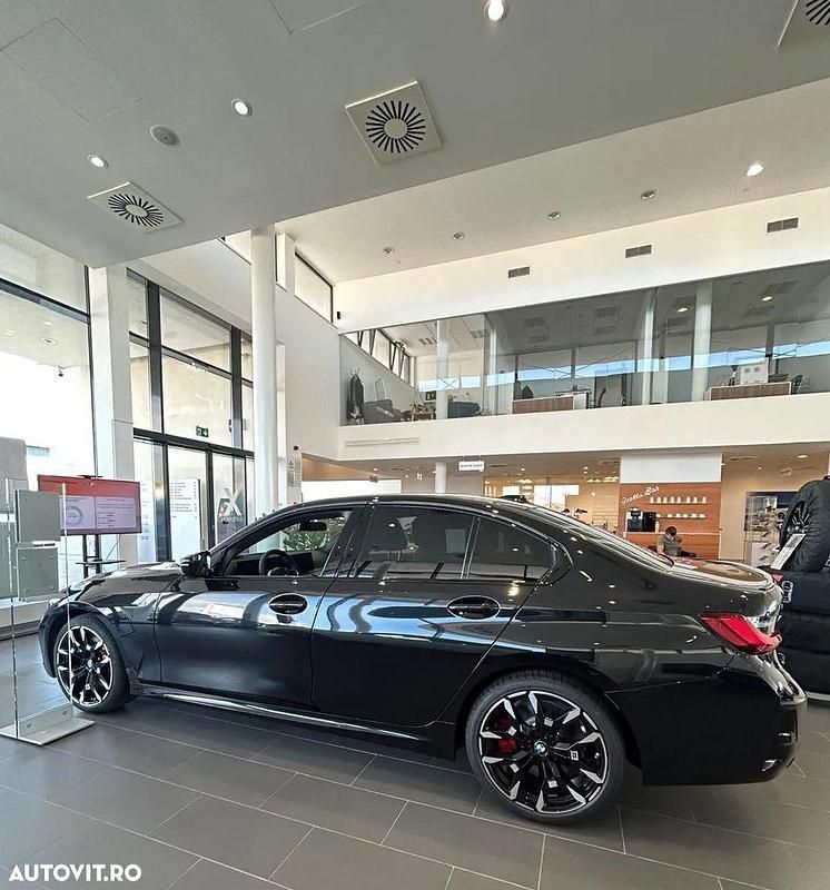 Second-hand BMW 330 Shadowline 245 CP (180 kW) 2025 Culoarenegru Berlinǎ