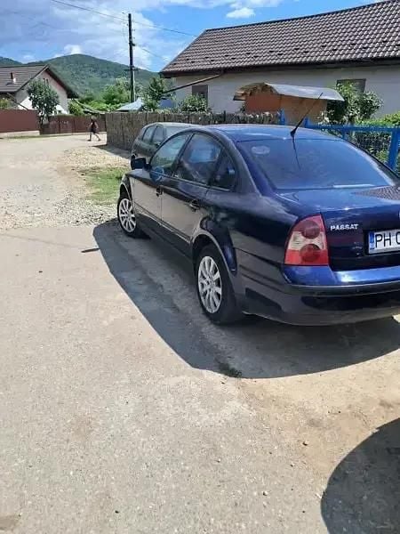 Utilizat 2002 VW Passat Berlinǎ | 2.000 EUR (Preț OK) - Imagine 1/4