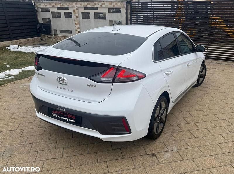 Second-hand Hyundai Ioniq 105 CP (77 kW) 2021 Culoarealb Hatchback
