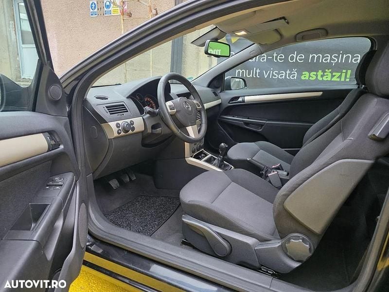 Second-hand Opel Astra GTC Cosmo 90 CP (66 kW) 2009 Culoarenegru Coupe