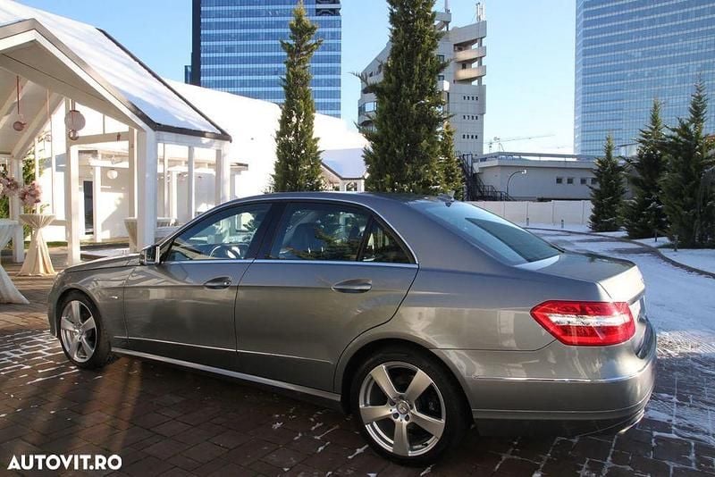 Second-hand Mercedes E250 204 CP (150 kW) 2012 Culoaregri Berlinǎ