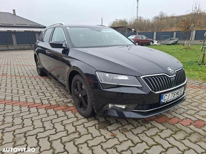 Culoarenegru Utilizat 2016 Skoda Superb Style Break | 9.450 EUR (Preț OK) - Imagine 1/4