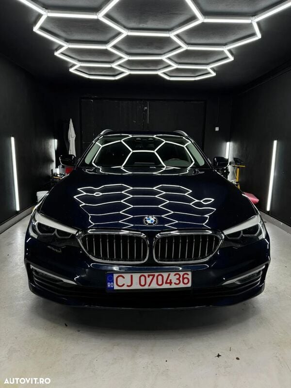 Albastru Utilizat 2019 BMW 520 Comfort Edition Break | 18.900 EUR (Preț bun) - Imagine 1/4