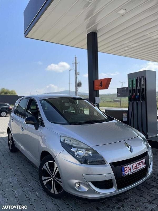 Culoaregri Utilizat 2012 Renault Scénic III Bose Edition Monovolum | 2.999 EUR (Super Preț) - Imagine 1/4