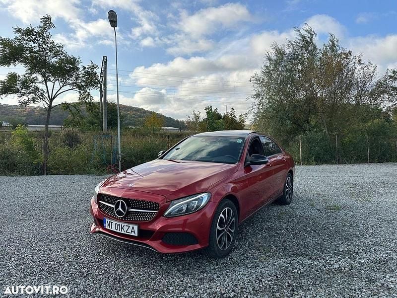 Culoarerosu Utilizat 2017 Mercedes C220 Berlinǎ | 21.500 EUR (Puțin scump) - Imagine 1/4