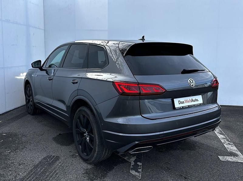 Second-hand VW Touareg 286 CP (210 kW) 2019 Gri inchis  metalic SUV