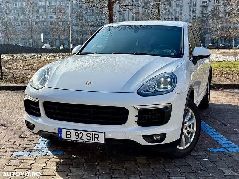 Culoarealb Second-hand 2015 Porsche Cayenne Platinum Edition SUV | 19.999 EUR (Preț bun) - Imagine 1/4