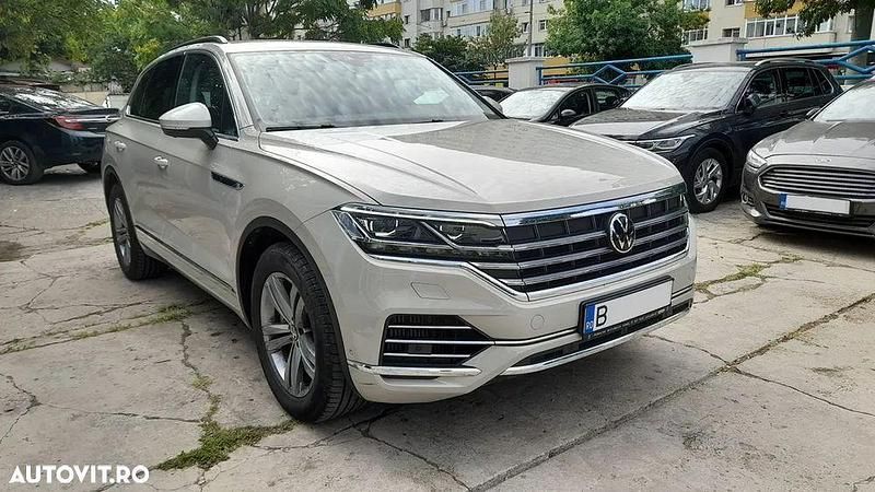 Culoarebej Utilizat 2022 VW Touareg Elegance SUV | 49.990 EUR (Preț OK) - Imagine 1/4