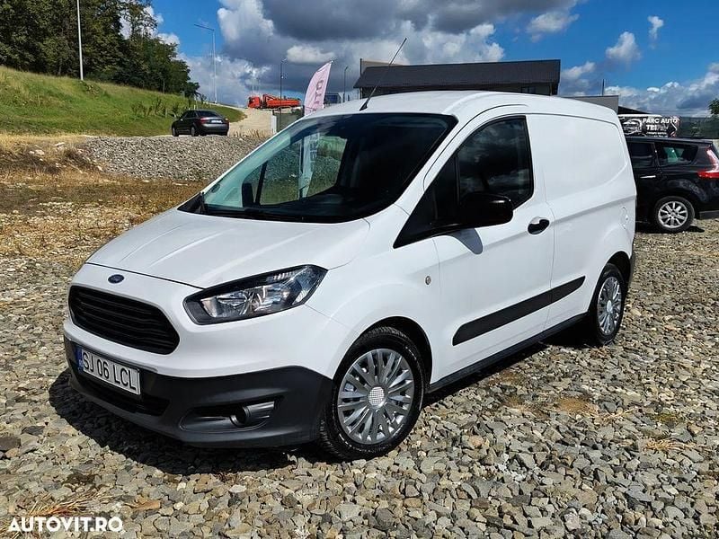Culoarealb Utilizat 2015 Ford Courier Monovolum | 4.990 EUR - Imagine 1/4