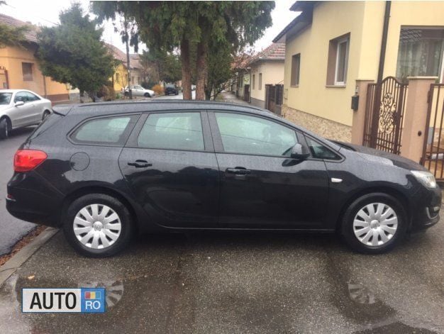 Second-hand Opel Astra 110 CP (80 kW) 2013 Negru Break