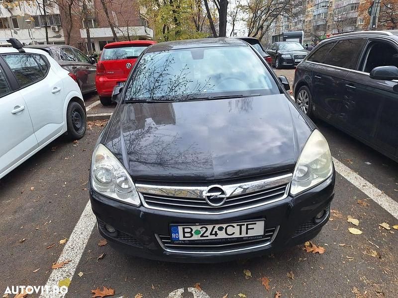 Culoarenegru Utilizat 2008 Opel Astra Hatchback | 2.990 EUR (Puțin scump) - Imagine 1/3