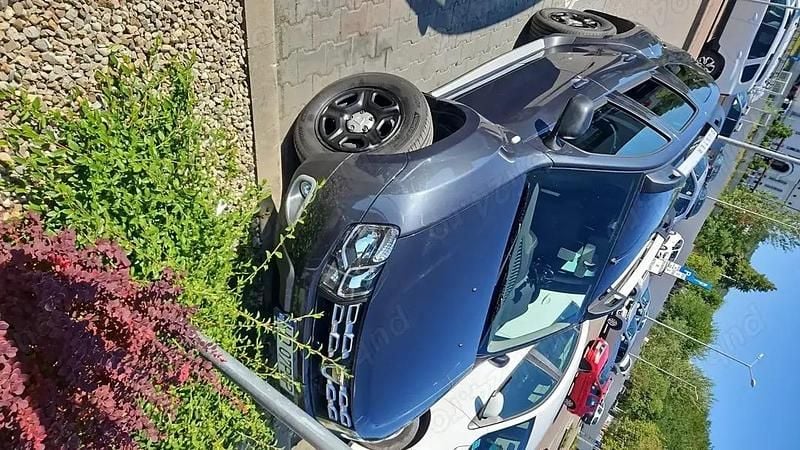 Gri Utilizat 2016 Dacia Duster Prestige SUV | 12.300 EUR (Scump) - Imagine 1/4
