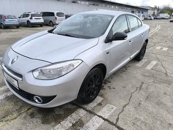 Argintiu Utilizat 2012 Renault Fluence Berlinǎ | 4.050 EUR (Preț bun) - Imagine 1/4