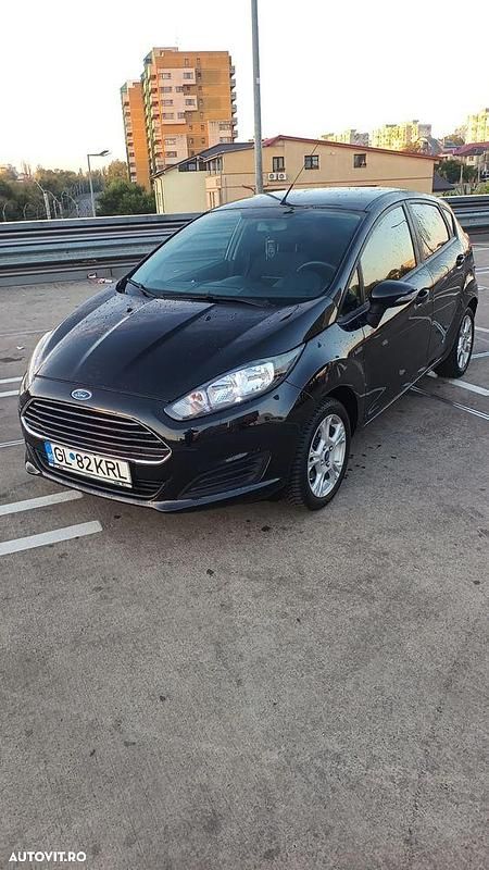 Culoarenegru Utilizat 2014 Ford Fiesta Trend Hatchback | 4.500 EUR (Preț OK) - Imagine 1/4