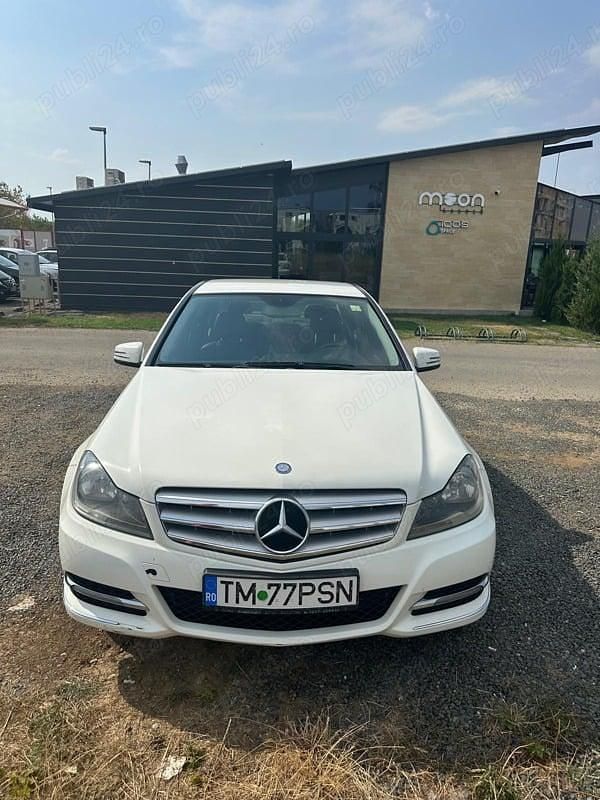 Second-hand Mercedes C200 136 CP (100 kW) 2011 Berlinǎ