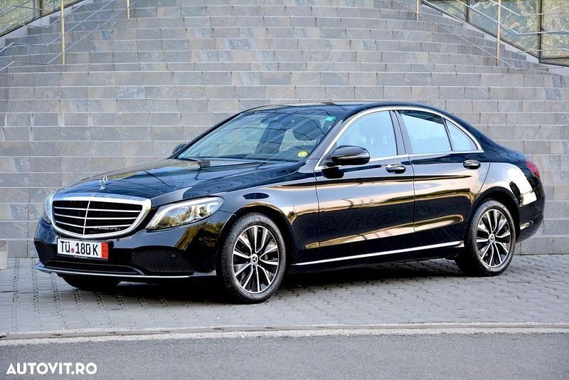 Culoarenegru Utilizat 2021 Mercedes C220 Avantgarde Berlinǎ | 19.990 EUR - Imagine 1/4