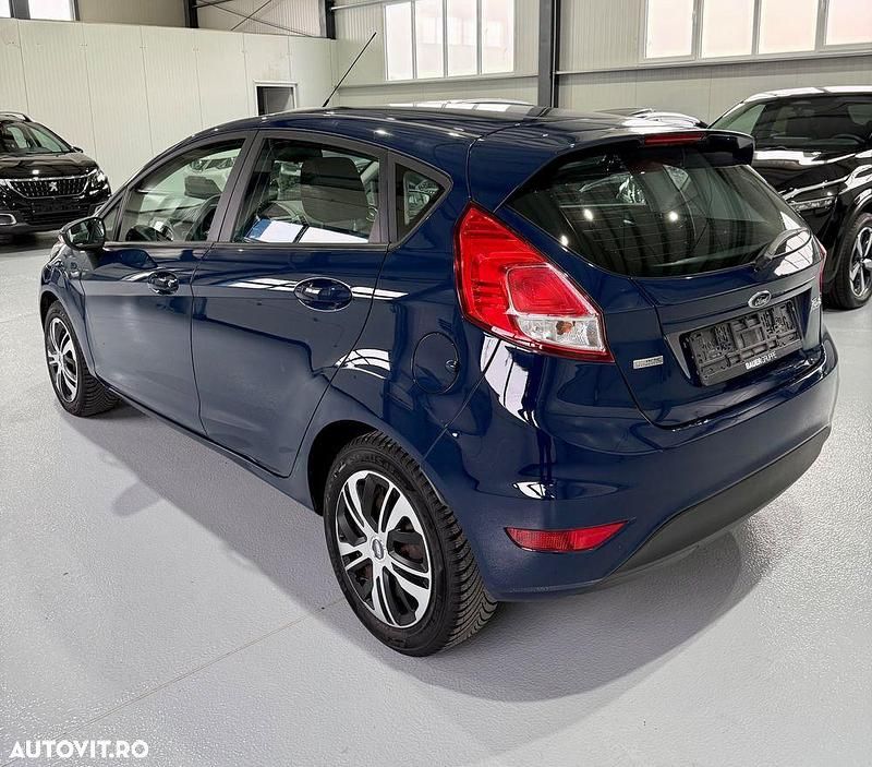 Second-hand Ford Fiesta Trend 75 CP (55 kW) 2013 Culoarealbastru Hatchback