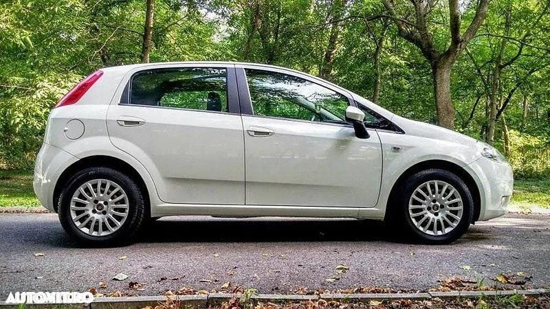 Culoarealb Utilizat 2010 Fiat Punto Hatchback | 2.900 EUR - Imagine 1/3