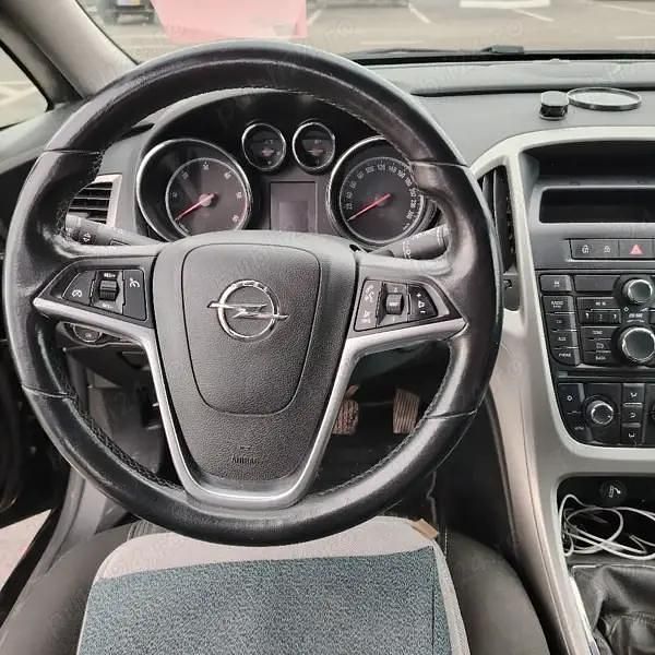 Second-hand Opel Astra 126 CP (92 kW) 2011 Break