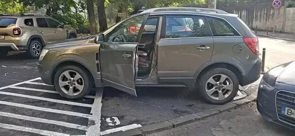 Utilizat 2007 Opel Antara SUV | 2.800 EUR (Preț bun) - Imagine 1/4