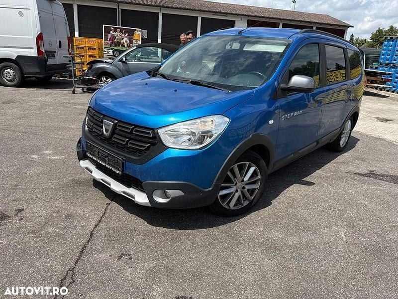 Albastru Utilizat 2017 Dacia Lodgy Stepway Monovolum | 6.000 EUR (Preț bun) - Imagine 1/4