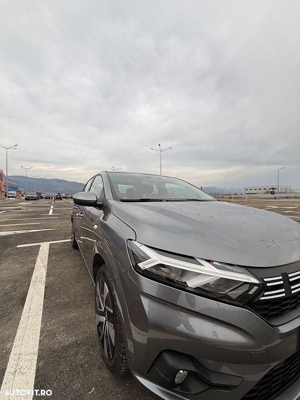 Second-hand Dacia Logan Expression 90 CP (66 kW) 2024 Culoaregri Berlinǎ