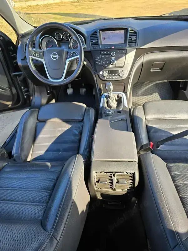 Utilizat 2010 Opel Insignia Hatchback | 3.200 EUR (Preț OK) - Imagine 1/4