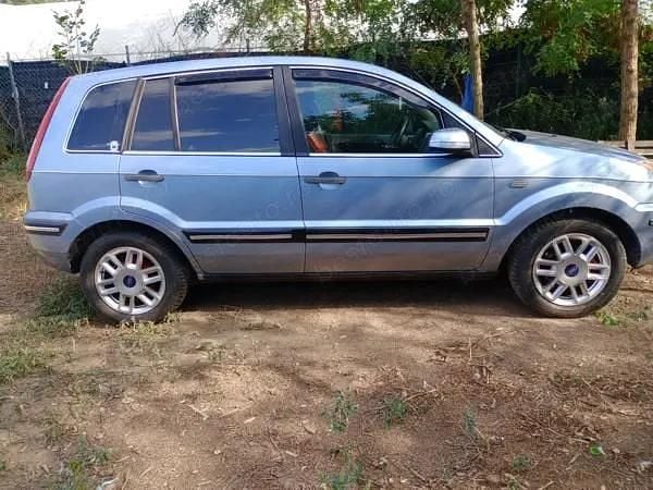 Utilizat 2009 Ford Fusion Hatchback | 2.500 EUR (Preț OK) - Imagine 1/4