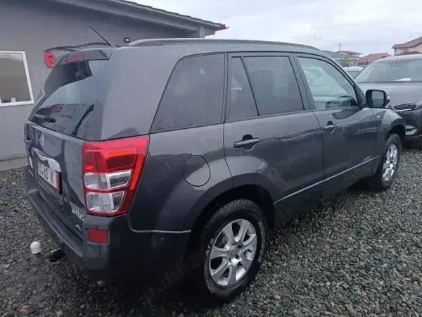 Negru Utilizat 2011 Suzuki Grand Vitara SUV | 8.600 EUR - Imagine 1/4