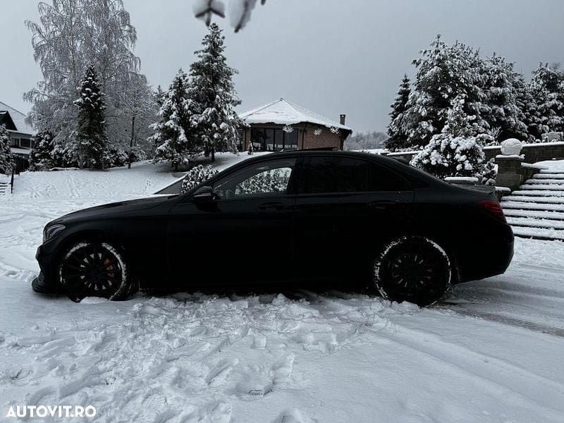 Second-hand Mercedes C300e AMG line 204 CP (150 kW) 2015 Culoarenegru Berlinǎ