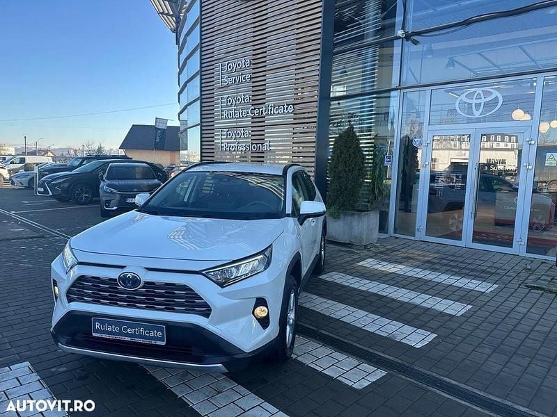 Culoarealb Second-hand 2021 Toyota RAV4 Hybrid Comfort SUV | 27.449 EUR (Preț bun) - Imagine 1/4