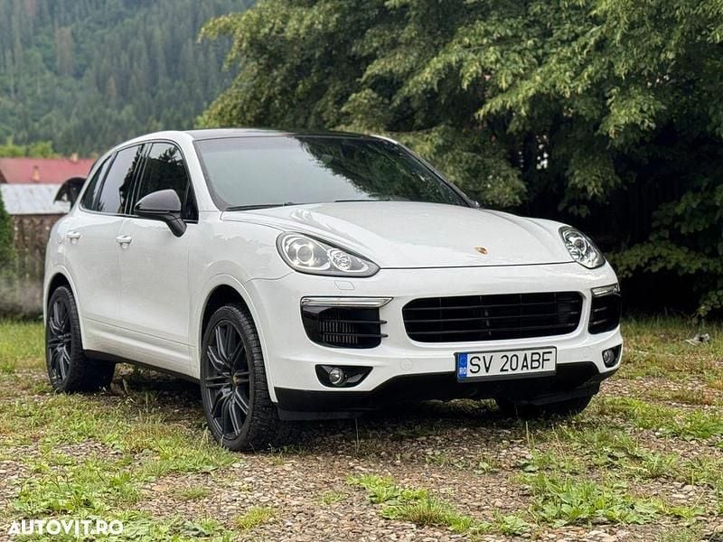 Alb Utilizat 2015 Porsche Cayenne SUV | 24.650 EUR (Preț OK) - Imagine 1/4