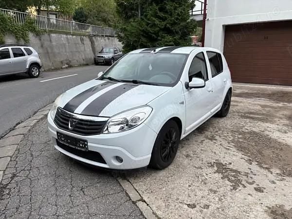 Utilizat 2012 Dacia Sandero Lauréate Hatchback | 2.999 EUR - Imagine 1/4